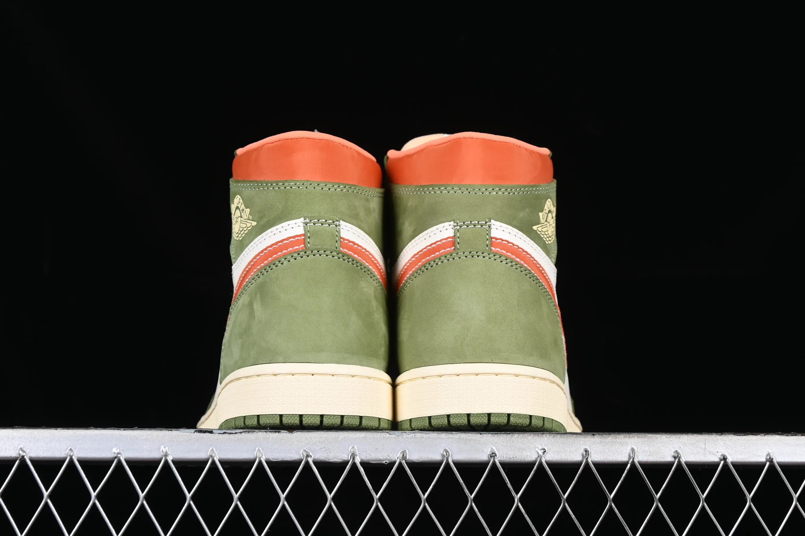 All categories Air Jordan Jordan series basketball shoes Air Jordan 1 High Air Jordan 1 High OG "Celadon" AJ1 Joe 1 deconstructed retro coconut milk green high-top basketball shoes FB9934-300